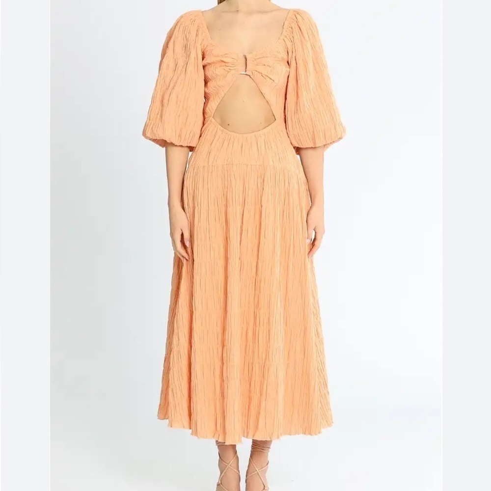 SOVERE Mercy Reversible Cut Out Midi Dress in light orange  Size L